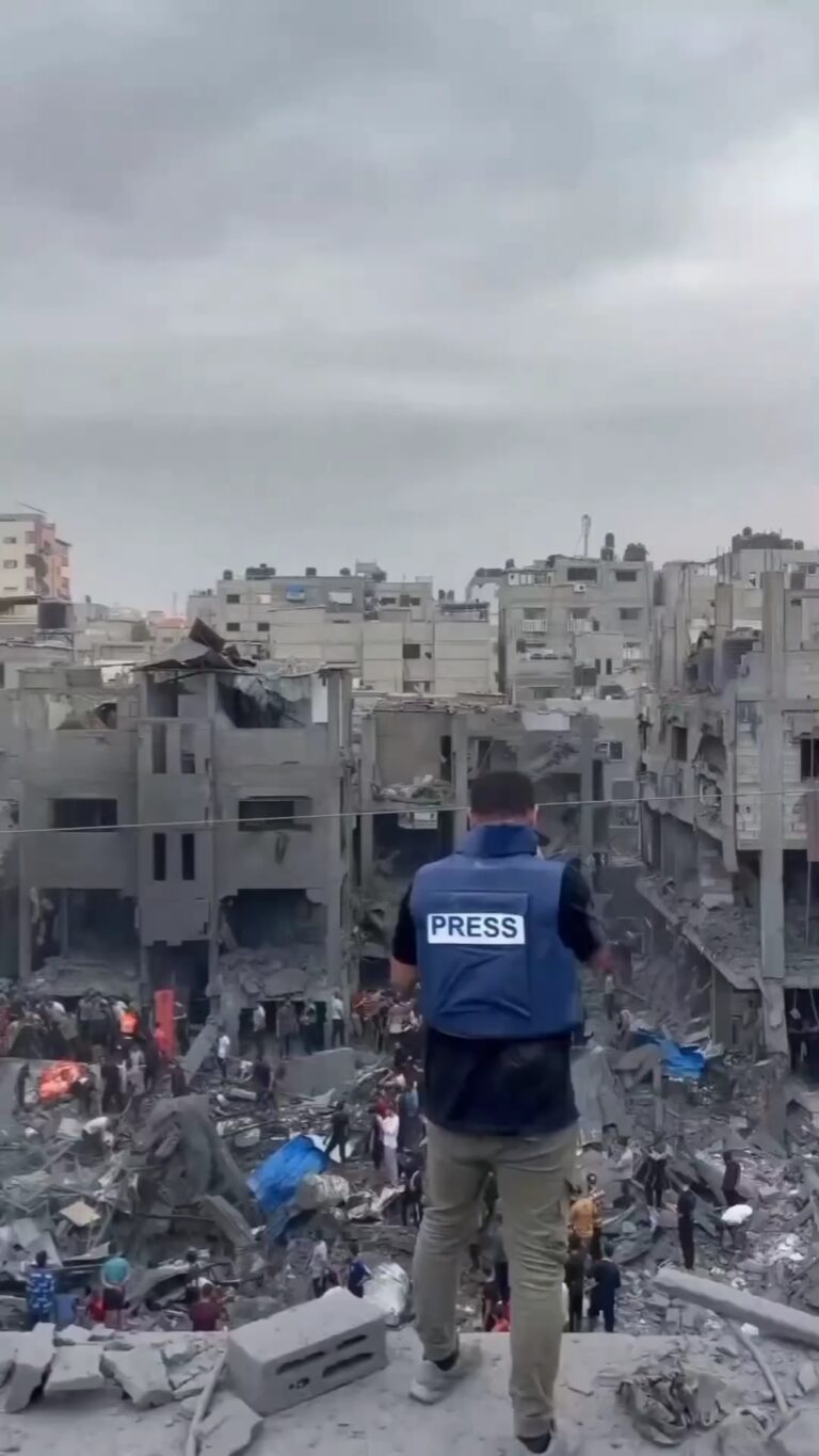 Instagram post from amal.terbaik. This post is in position 14.