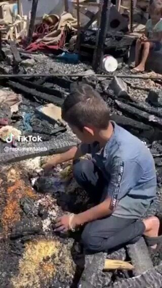 Instagram post from amal.terbaik. This post is in position 17.